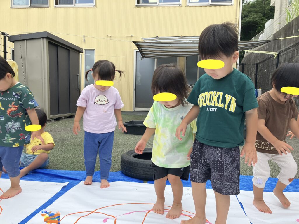 ぞう組　絵の具遊び